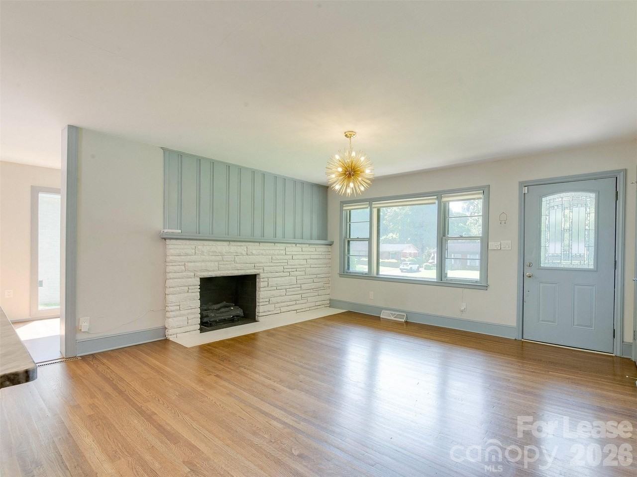 3921 Sheffield Dr - Photo 7 of 48