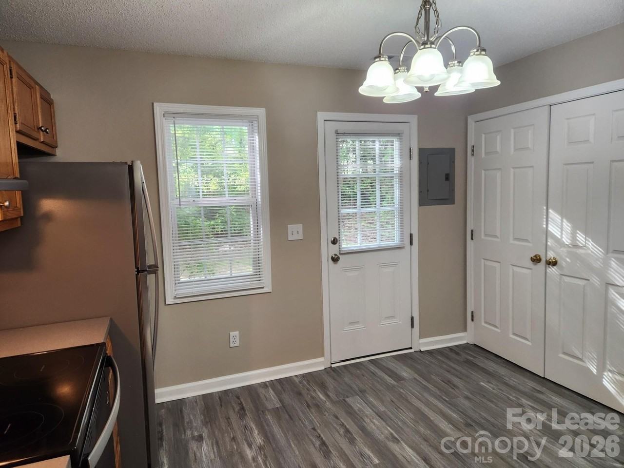 159 Pounds Ave Sw - Photo 4 of 10