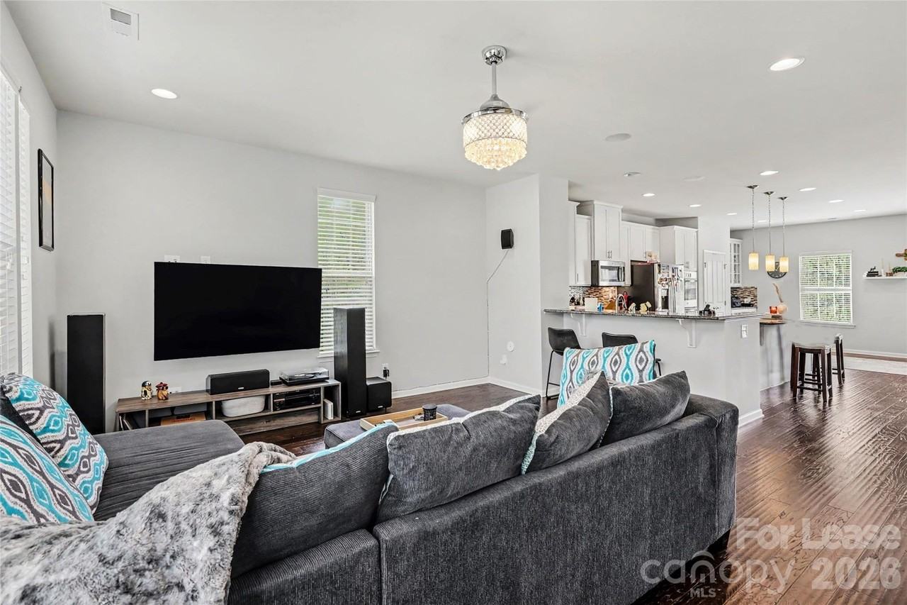 4011 Zilker Park Dr - Photo 5 of 20