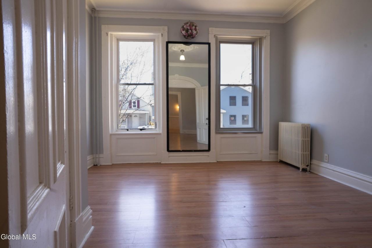 546 5th Ave Unit 1 - Photo 6 of 23