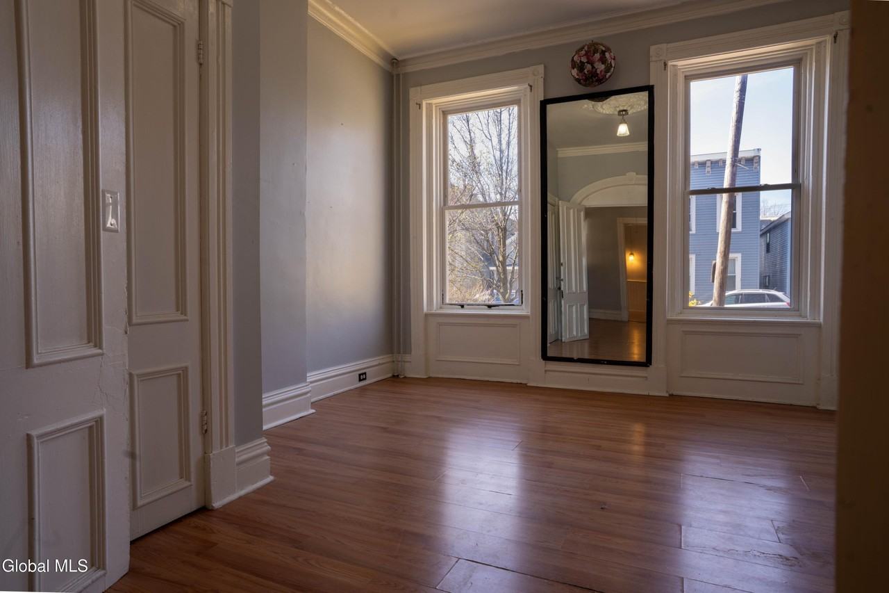 546 5th Ave Unit 1 - Photo 7 of 23