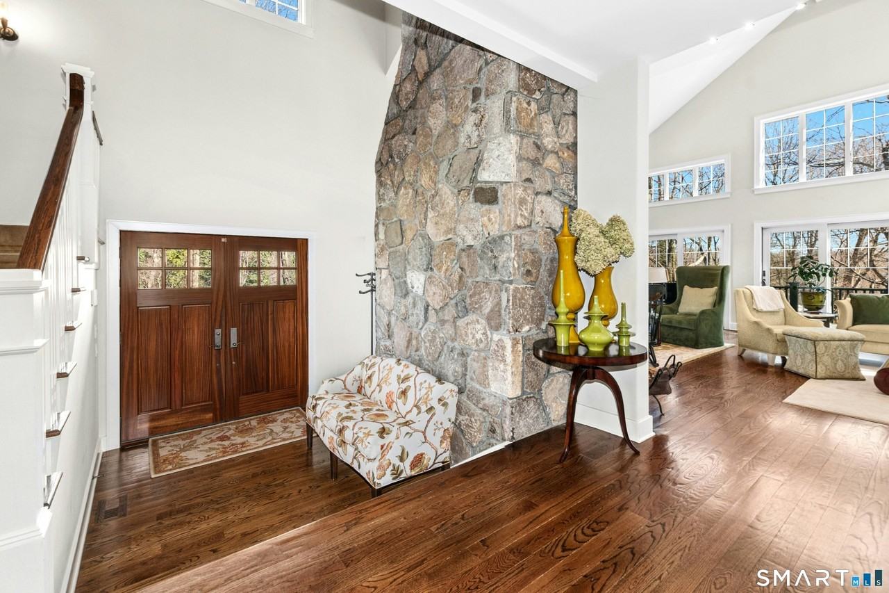 9 Dancing Bear Rd - Photo 3 of 39