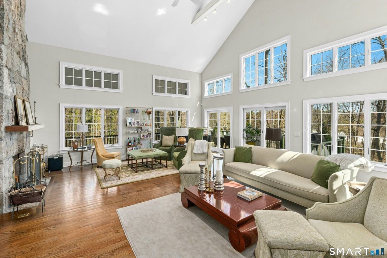 9 Dancing Bear Rd - Photo 4 of 39