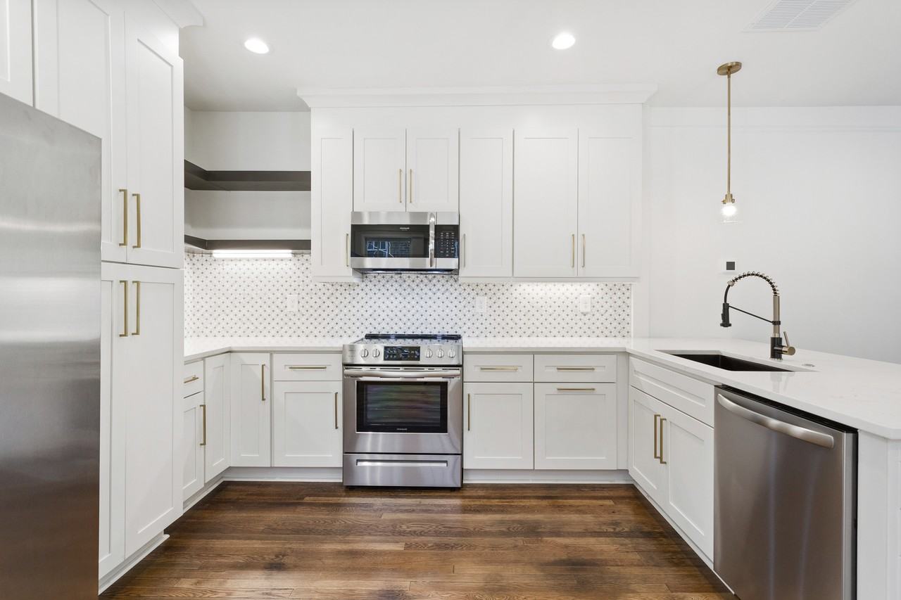 512 Ralph Mcgill Blvd Ne #4 - Photo 4 of 11