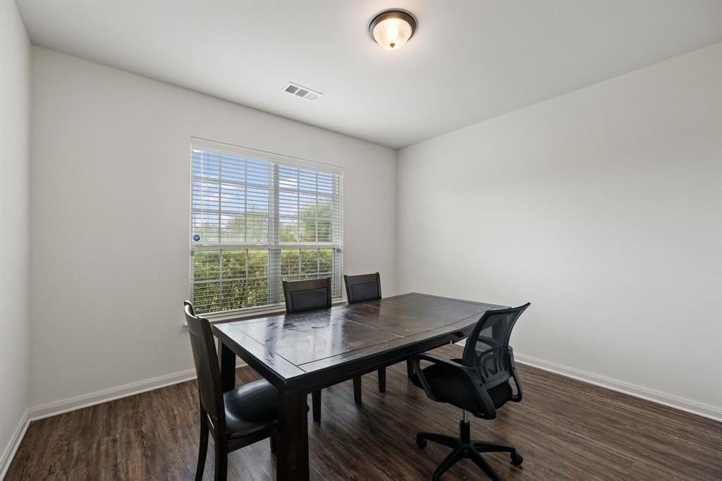 719 Milas Ln - Photo 6 of 26