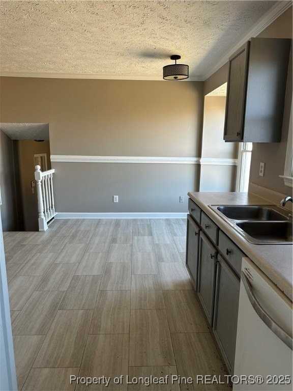 829 Zadock Dr - Photo 4 of 16