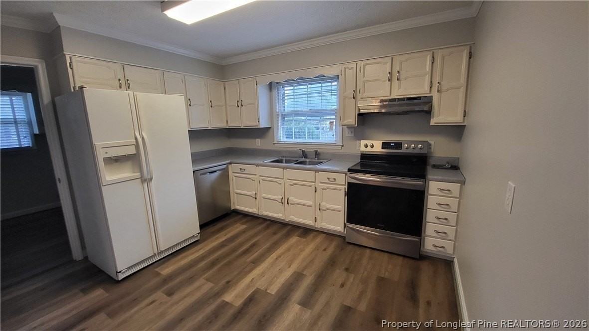 303 W 23rd St - Photo 3 of 12