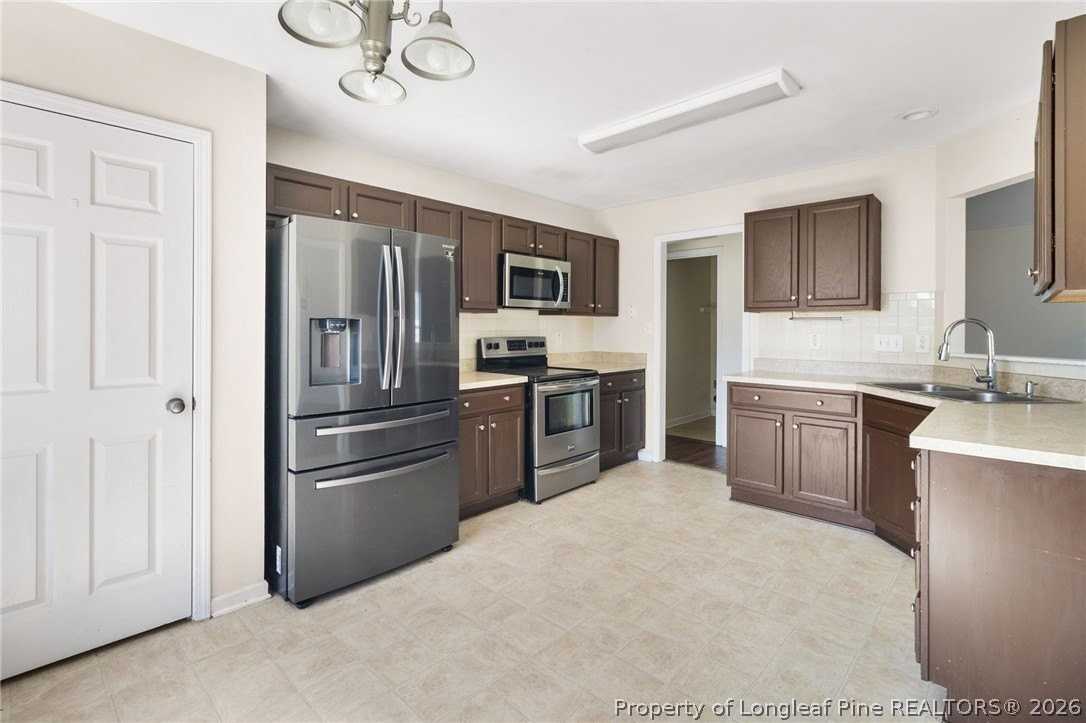 175 Ranier Dr - Photo 4 of 17