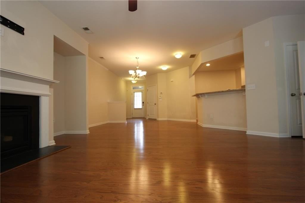 2132 Greencrest Cir - Photo 4 of 42