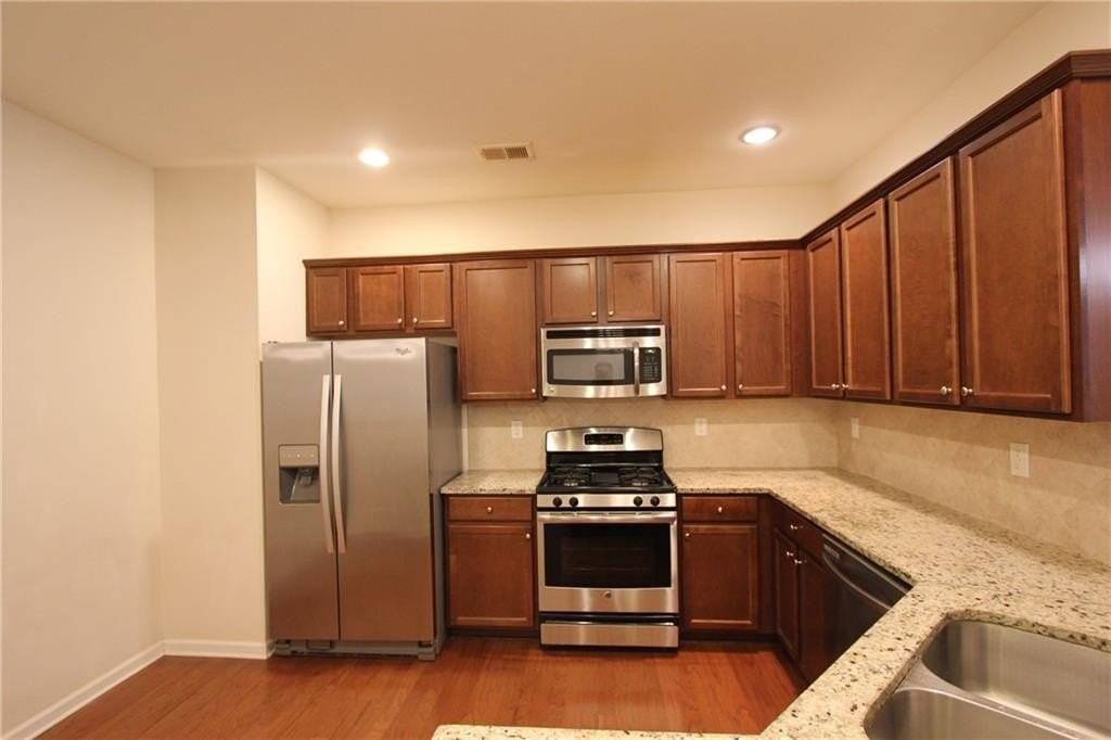 2132 Greencrest Cir - Photo 6 of 42