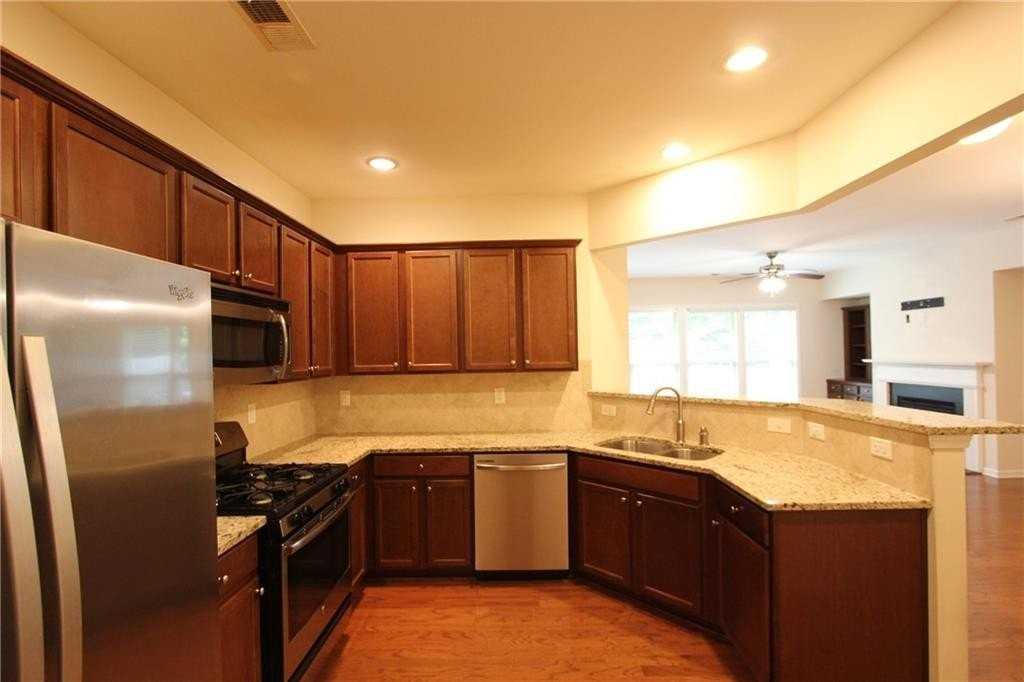 2132 Greencrest Cir - Photo 7 of 42