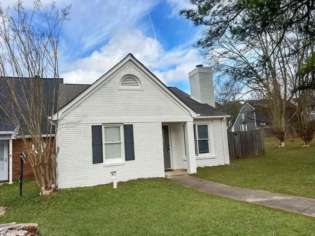 8034 S Bay Ct - Photo 2 of 17