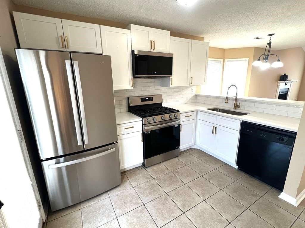 8034 S Bay Ct - Photo 7 of 17