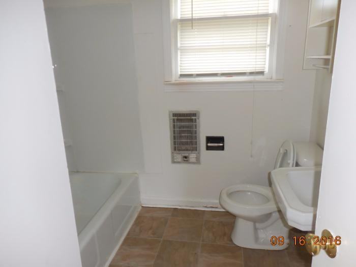 400 Highland Cir - Photo 7 of 10