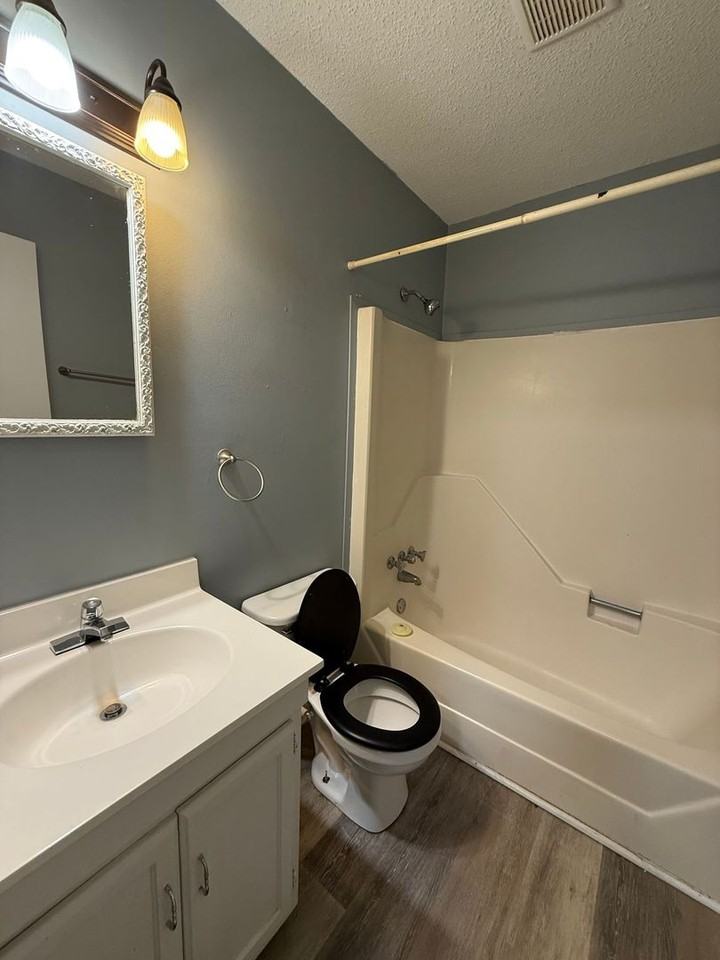 141 King George Ct - Photo 7 of 8