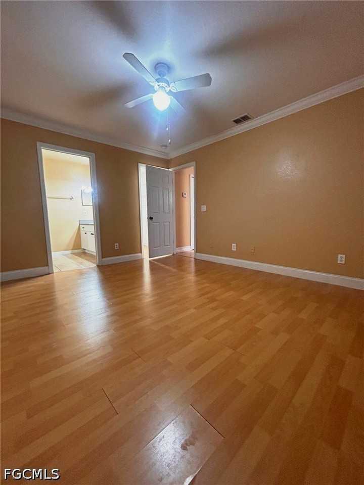 1045 Ne 40th Ter - Photo 6 of 16