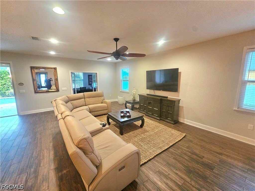 1919 Sw 26th Ter - Photo 7 of 34