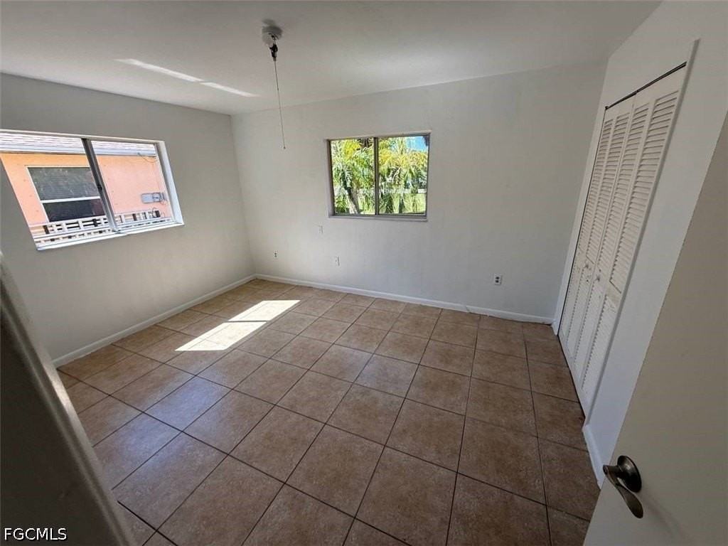 537 Se 6th Pl #B - Photo 3 of 16