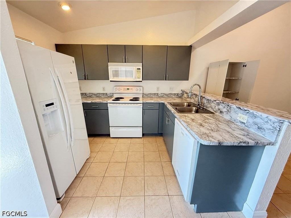 700 W 12th St - Photo 2 of 11