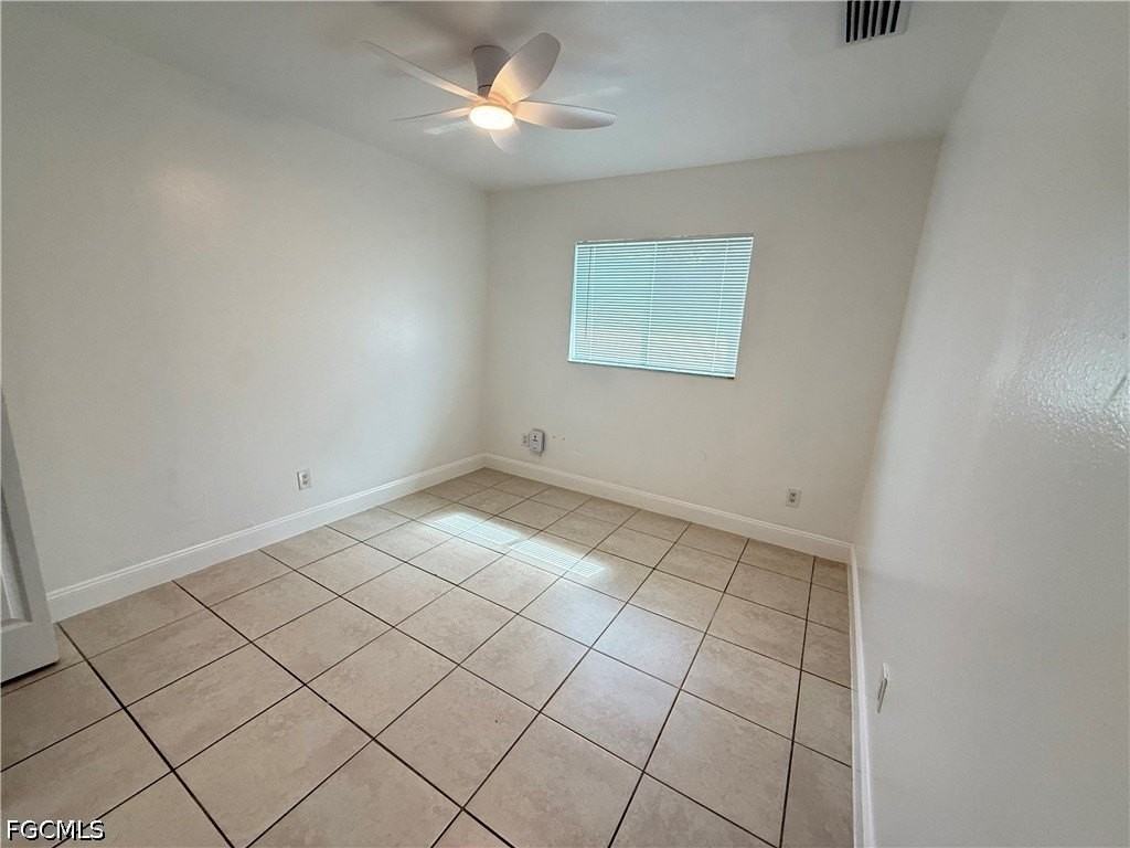 700 W 12th St - Photo 7 of 11