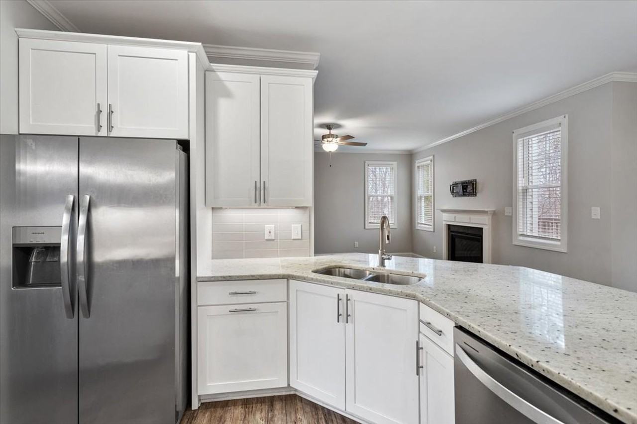 54 Summerglow Ct - Photo 3 of 37