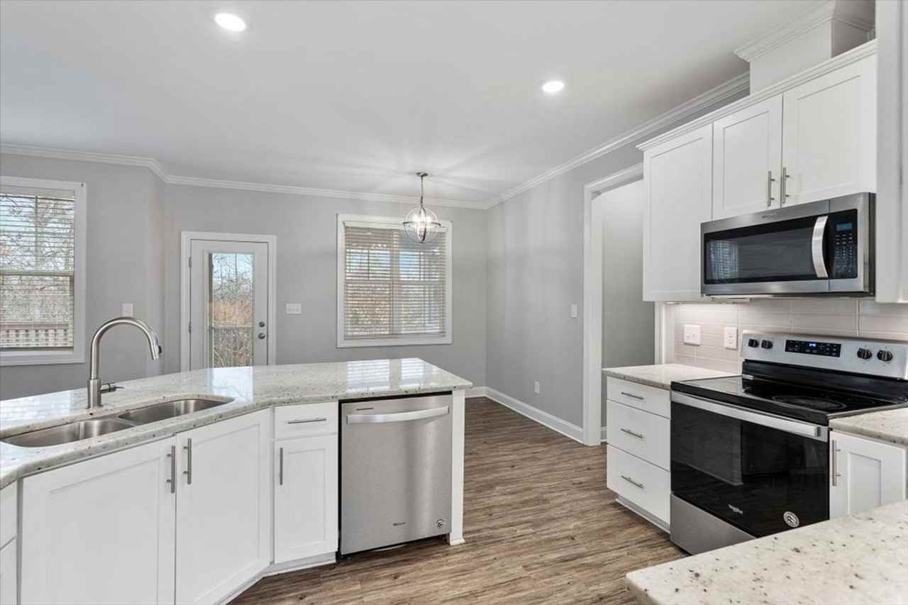 54 Summerglow Ct - Photo 4 of 37