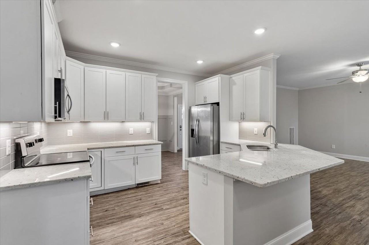 54 Summerglow Ct - Photo 7 of 37