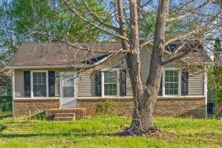 352 Woodale Dr - Photo 1 of 1