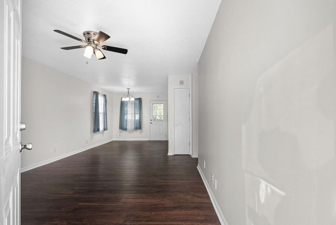 352 Woodale Dr - Photo 4 of 24