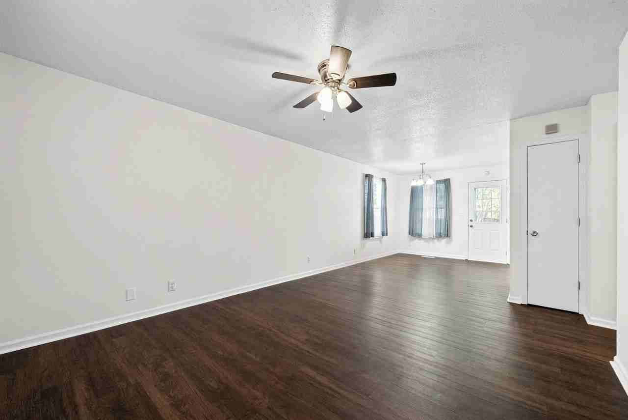 352 Woodale Dr - Photo 5 of 24