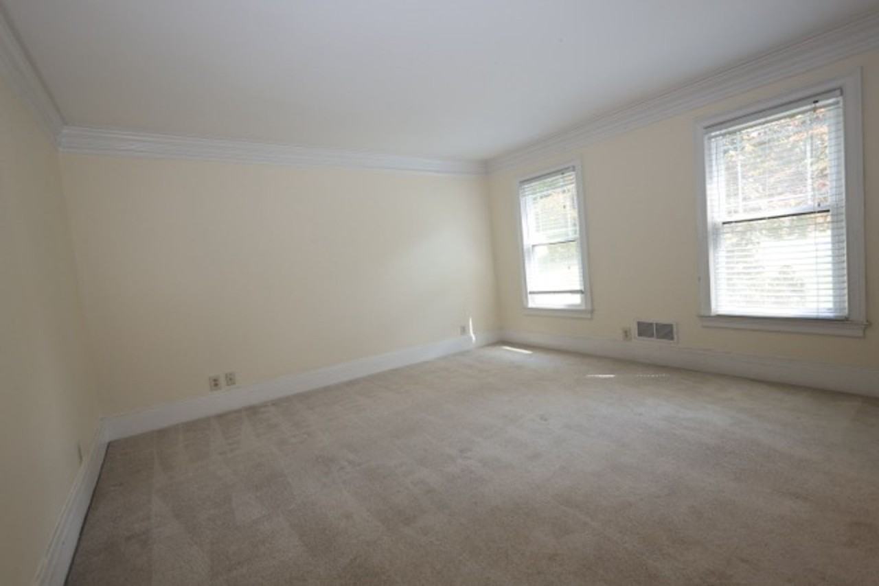 342 Regent Ct Sw - Photo 6 of 50