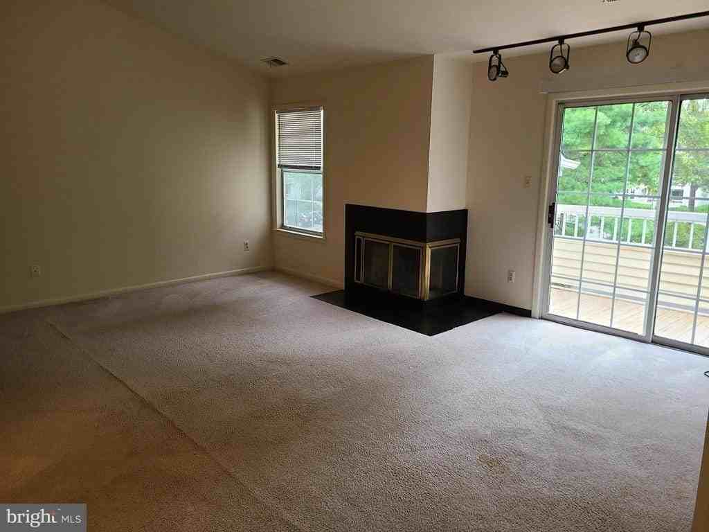 308 Trinity Ct #11 - Photo 2 of 7