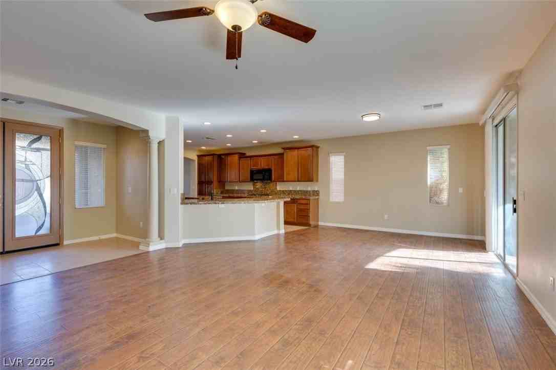 11397 Orazio Dr - Photo 7 of 36