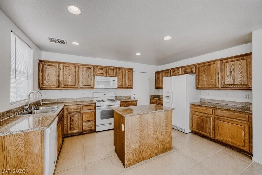 2562 Begonia Valley Ave - Photo 7 of 20