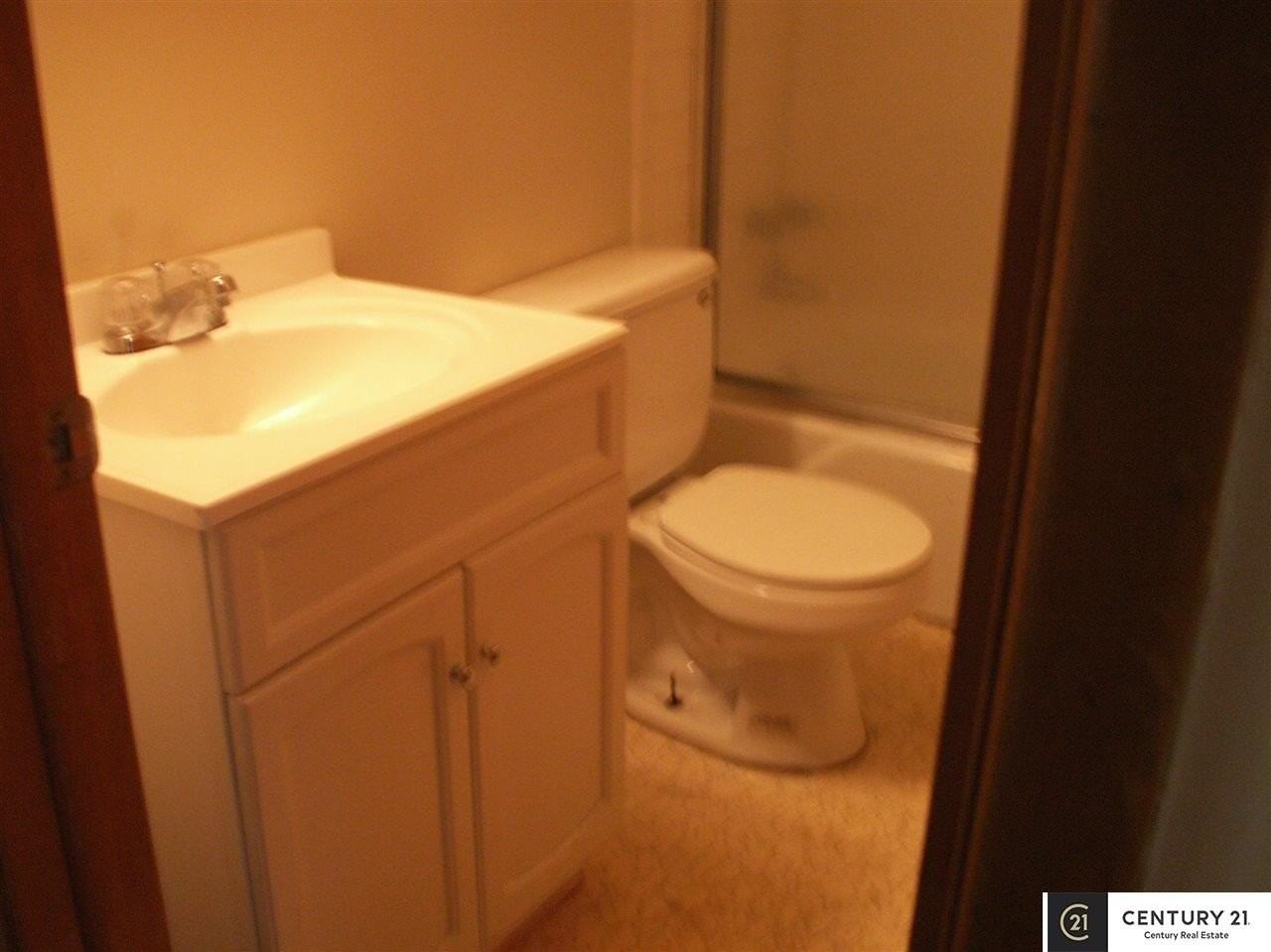 6825 Spaulding St - Photo 4 of 10