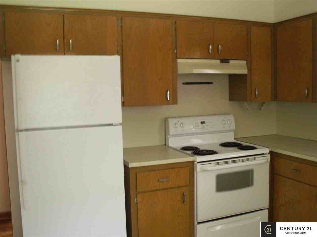 6825 Spaulding St - Photo 7 of 10