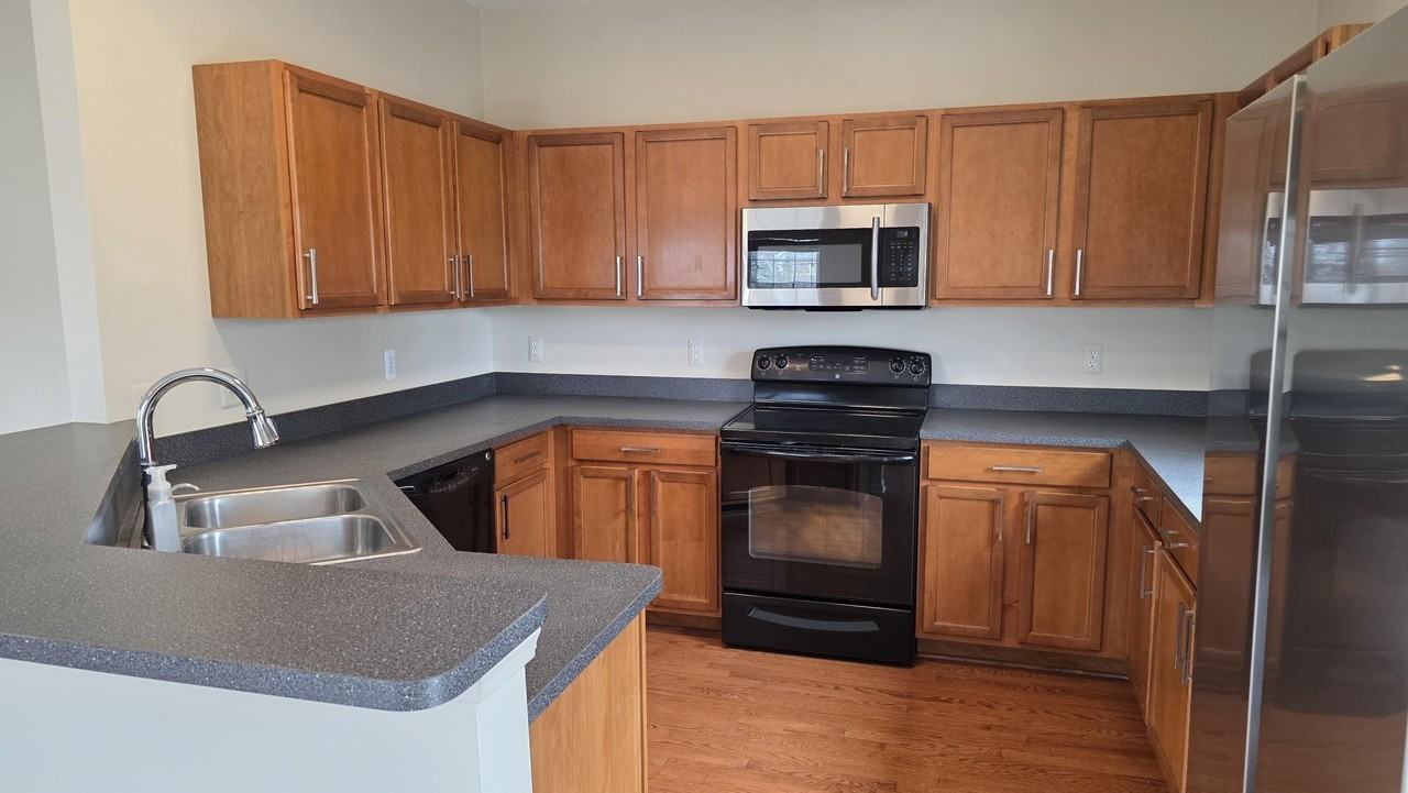 1580 Kessler Ave - Photo 2 of 20