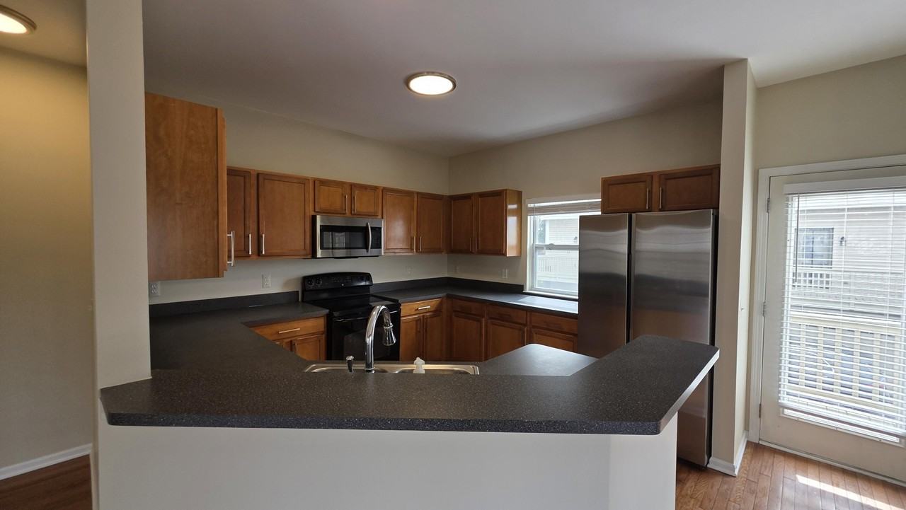 1580 Kessler Ave - Photo 3 of 20