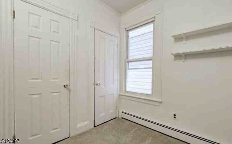 58 Westervelt Ave - Photo 7 of 14