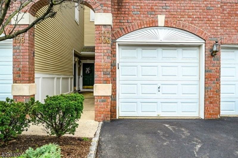 106 Rock Creek Dr - Photo 3 of 36