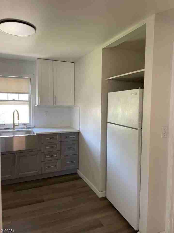 134 Chestnut St - Photo 2 of 9