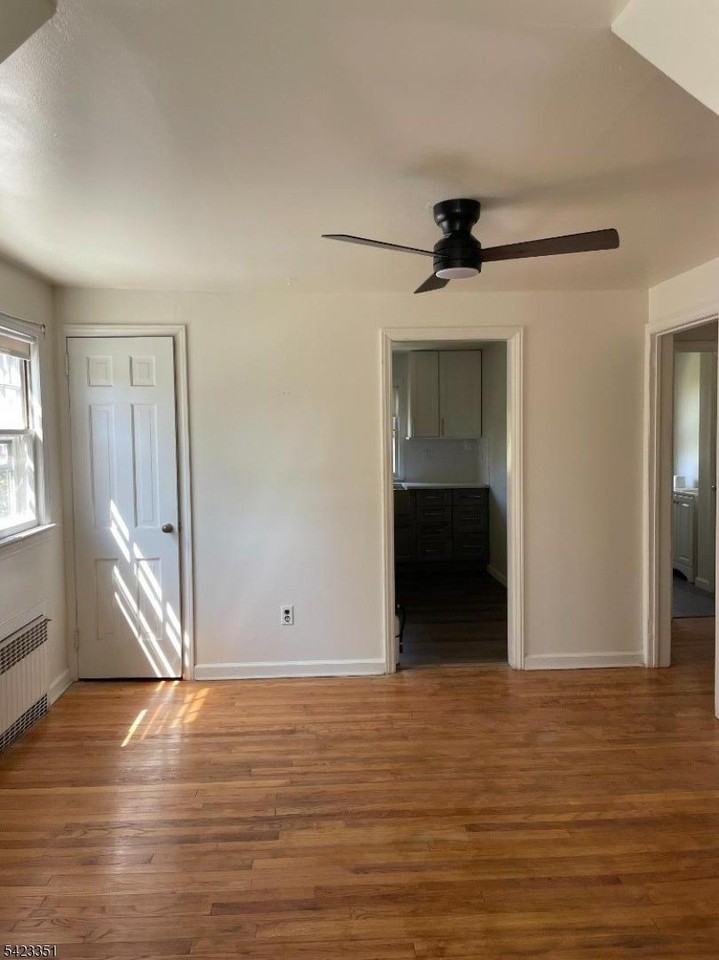 134 Chestnut St - Photo 5 of 9