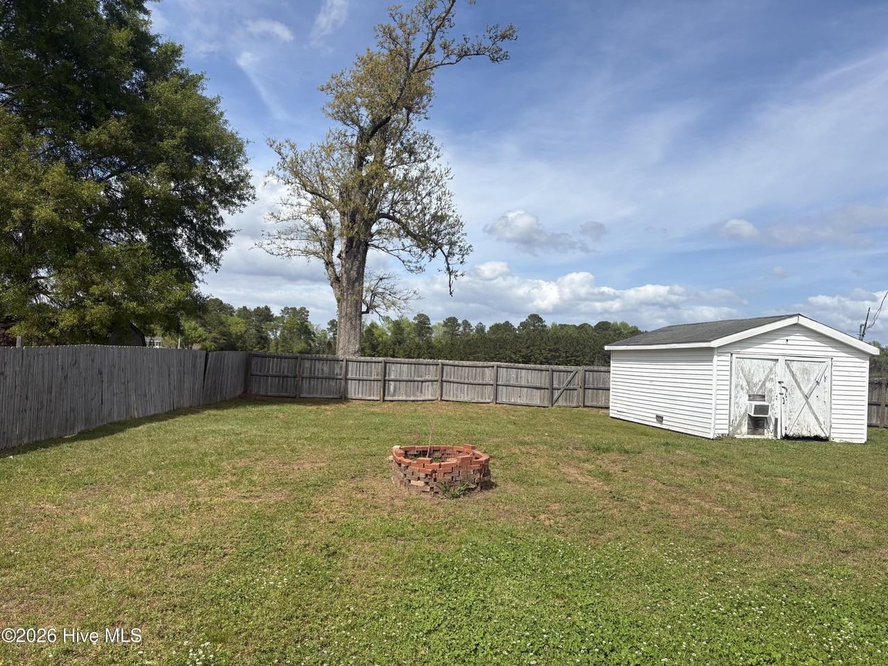 109 Sheffield Rd - Photo 7 of 41