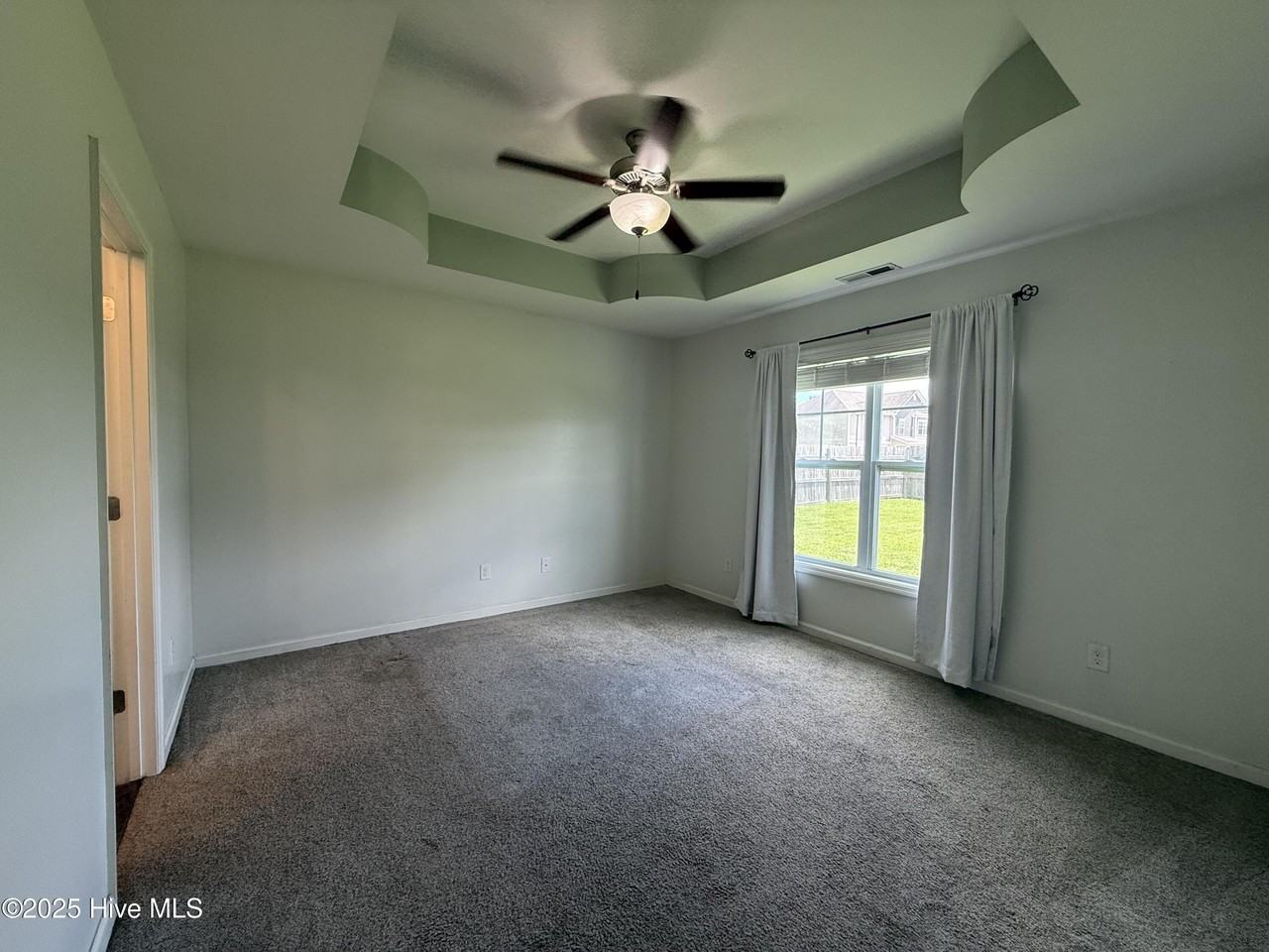 100 Stonewater Ln - Photo 6 of 32