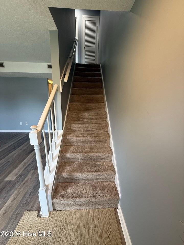 141 King George Ct - Photo 5 of 8