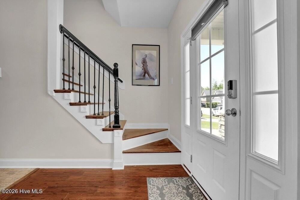 109 Katrina St - Photo 4 of 30