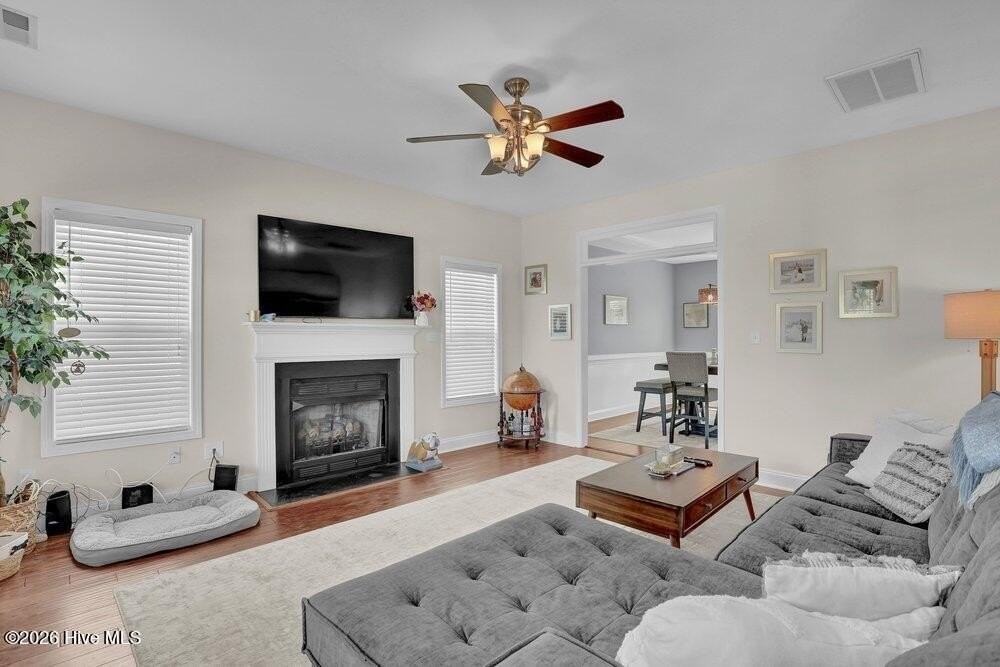 109 Katrina St - Photo 6 of 30