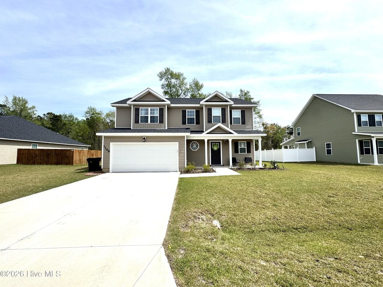 1109 Carteret Manor Dr - Photo 2 of 36