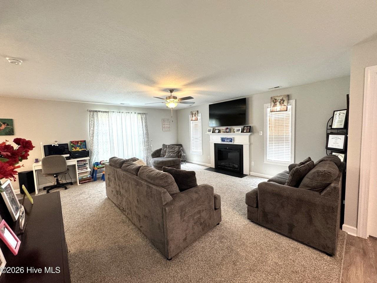 1109 Carteret Manor Dr - Photo 6 of 36