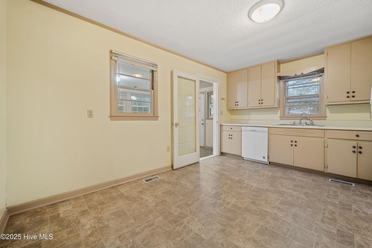 362 N Nc 11 And 903 Hwy - Photo 6 of 19